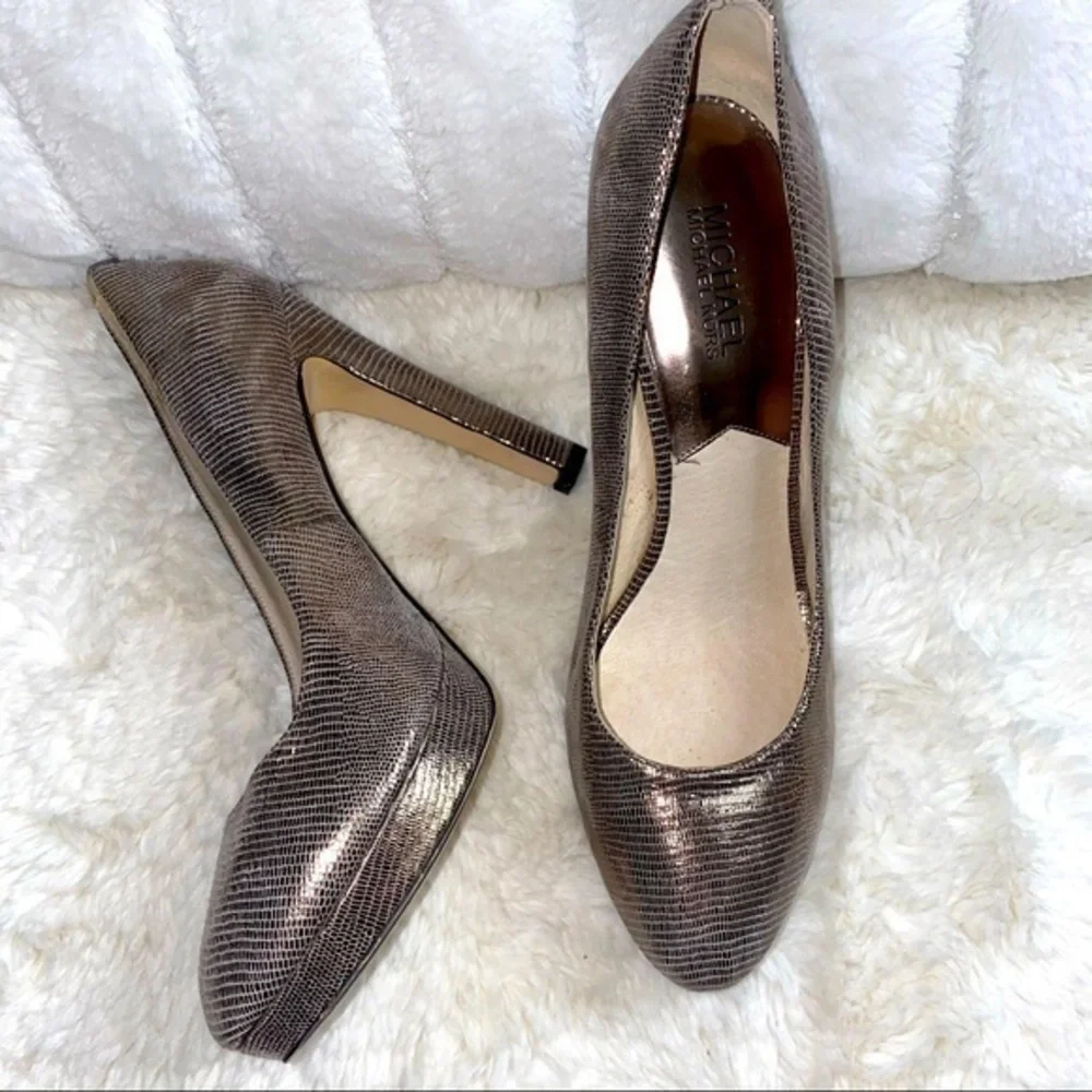 Michael Kors Bronze metallic style heel size 9 1/2